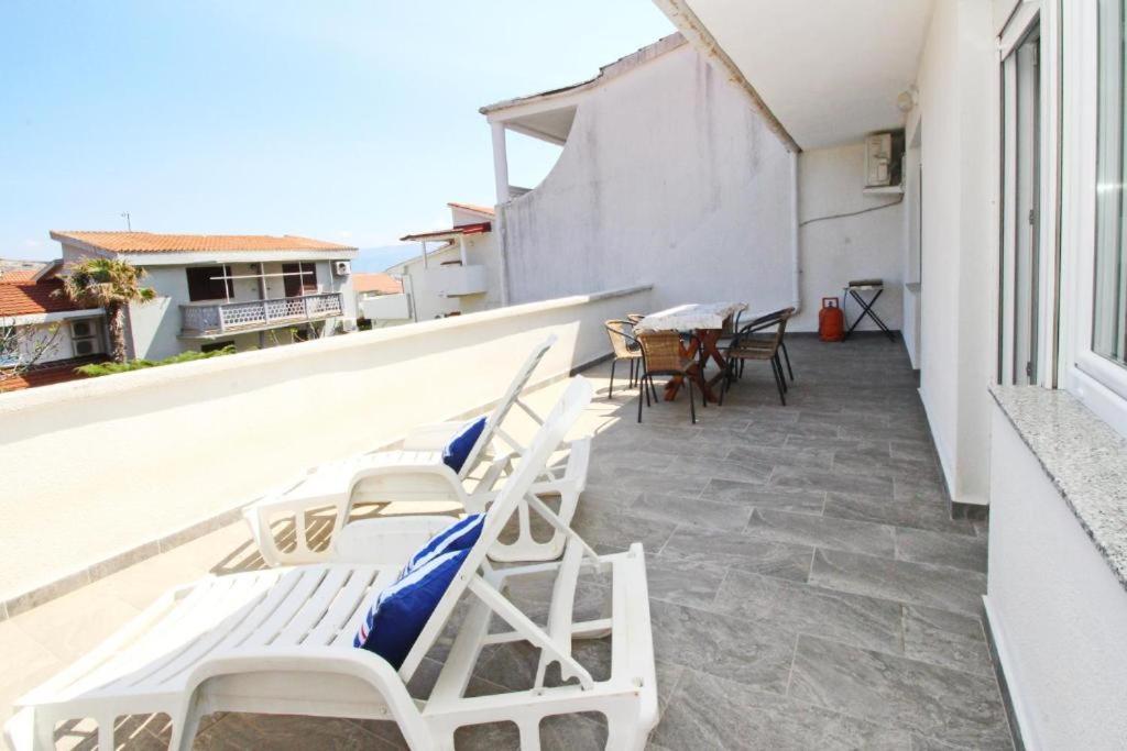Rose 3 Apartment Baska  Exterior photo