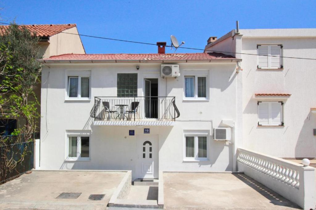 Rose 3 Apartment Baska  Exterior photo